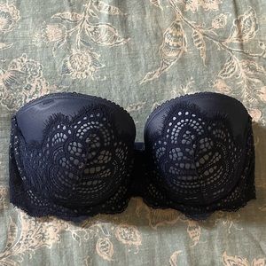 VS Dream Angels lightly lined strapless bra